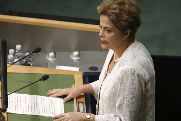 
	Presidente Dilma na ONU: &quot;Hoje, a economia brasileira &eacute; mais forte, s&oacute;lida e resiliente do que h&aacute; alguns anos atr&aacute;s. Temos condi&ccedil;&otilde;es de superar as dificuldades atuais e avan&ccedil;ar na trilha do desenvolvimento&quot;
 (Reuters / Carlo Allegri)