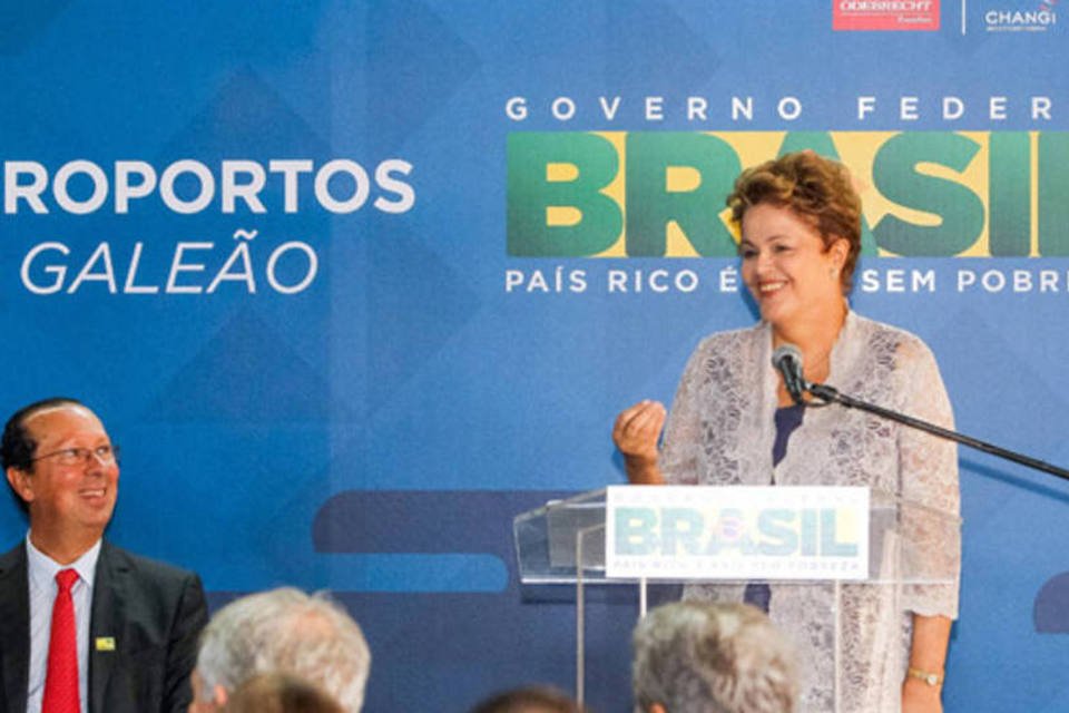 Emocionada, Dilma lembra volta de exilados no Galeão
