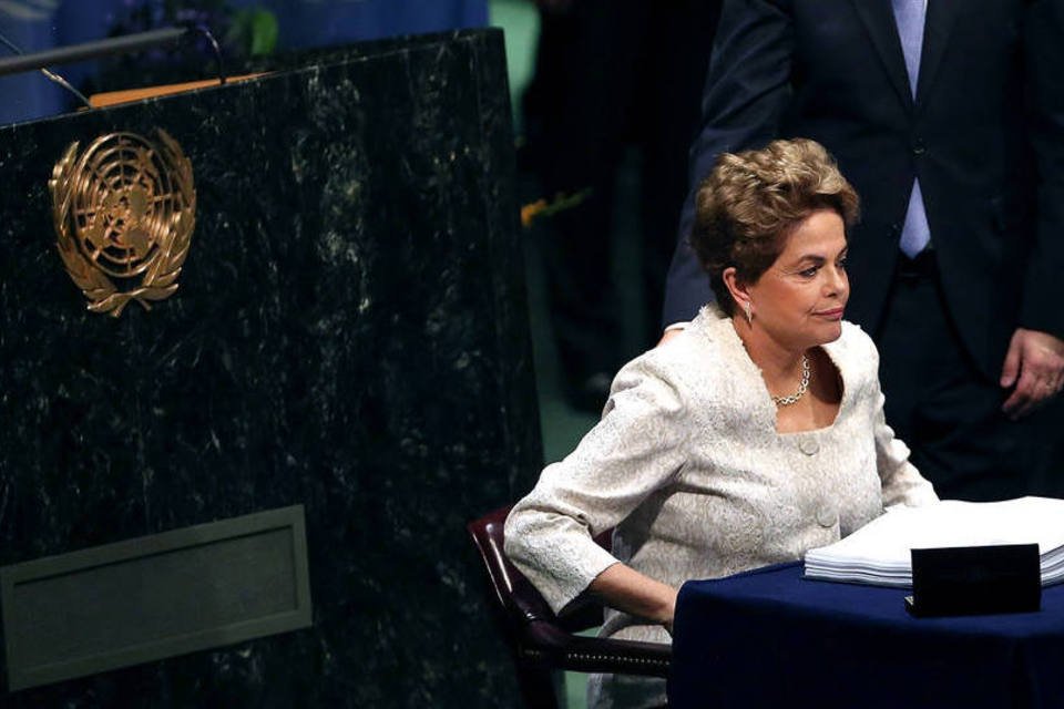 Nova York tem protestos contra e a favor de Dilma