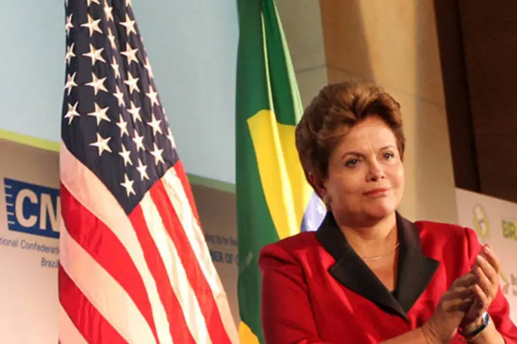 
	Dilma: auxiliares da presidente afirmaram que, com o avan&ccedil;o do processo do impeachment na C&acirc;mara, ela n&atilde;o quer se ausentar do governo nas pr&oacute;ximas semanas
 (Roberto Stuckert Filho/PR)