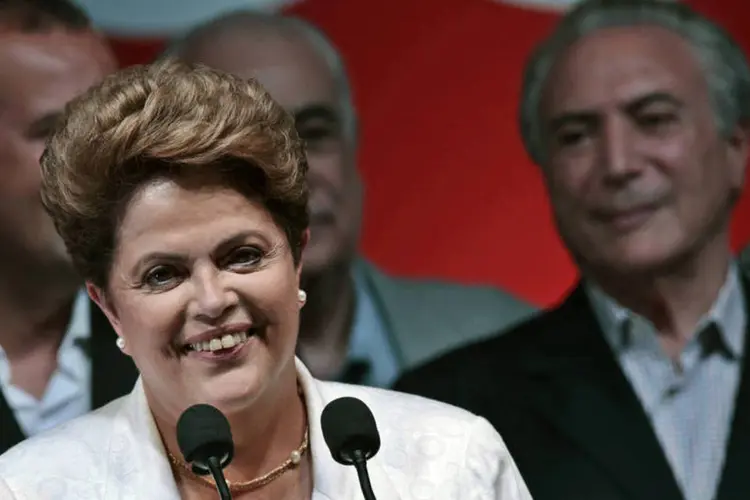 
	Presidente reeleita, Dilma Rousseff, faz pronunciamento durante evento em hotel em Bras&iacute;lia, ap&oacute;s o resultado da elei&ccedil;&atilde;o
 (Ueslei Marcelino/Reuters)