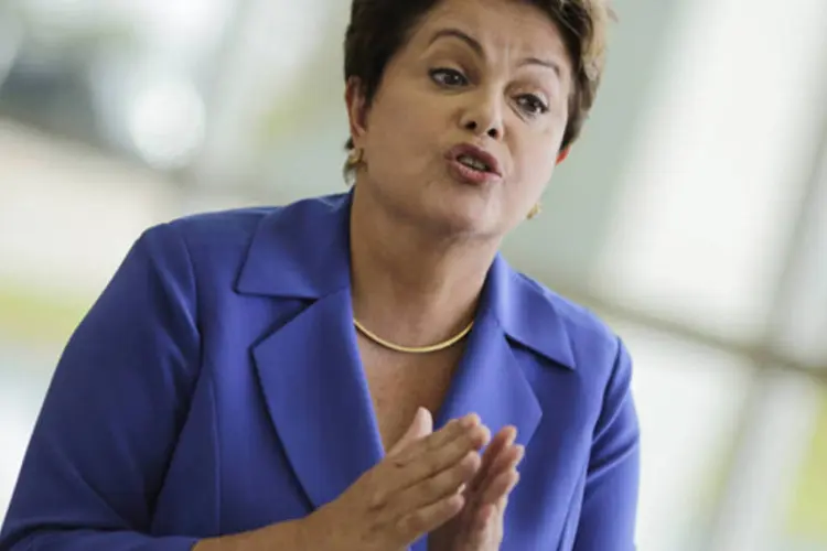 Presidente e candidata à reeleição, Dilma Rousseff (PT), em entrevista coletiva em Brasília (Ueslei Marcelino/Reuters)