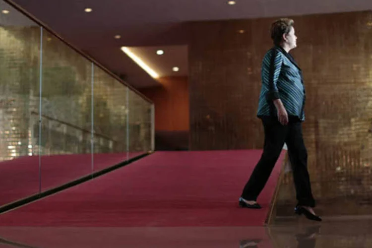 Presidente Dilma (PT) chega para entrevista em Brasília nesta segunda-feira (Ueslei Marcelino/Reuters)