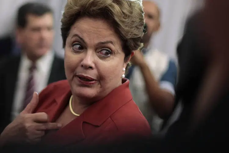 
	Dilma: pre&ccedil;os das a&ccedil;&otilde;es registraram forte queda e o d&oacute;lar, uma forte alta
 (Ueslei Marcelino/Reuters)
