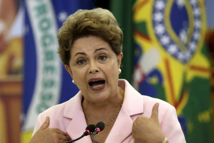 
	A presidente afirmou que &ldquo;o governo est&aacute; estudando a possibilidade de abrir novos contratos&rdquo; no segundo semestre de 2015
 (Ueslei Marcelino/Reuters)