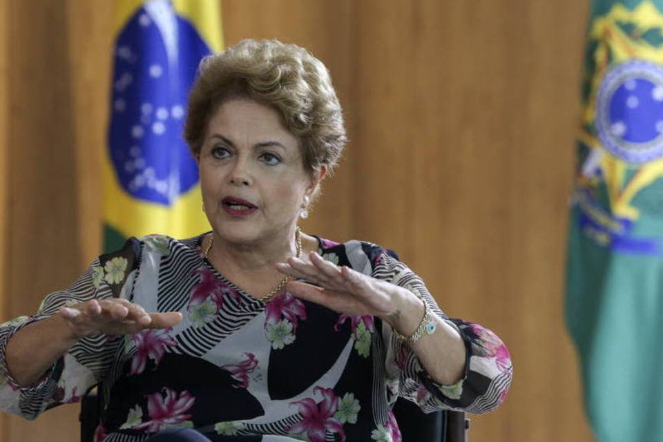 Dilma diz que fará "tudo" para atingir meta fiscal
