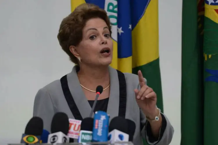 A presidente da República, Dilma Rousseff, fala sobre os protestos contra o governo e a corrupção (José Cruz/ABr)
