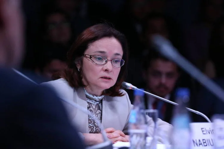 
	Elvira Nabiullina, a presidente do Banco Central da R&uacute;ssia: economista disse que at&eacute; o fim do ano a alta dos pre&ccedil;os poderia arrefecer para cerca de 6%
 (Chris Ratcliffe/Bloomberg)