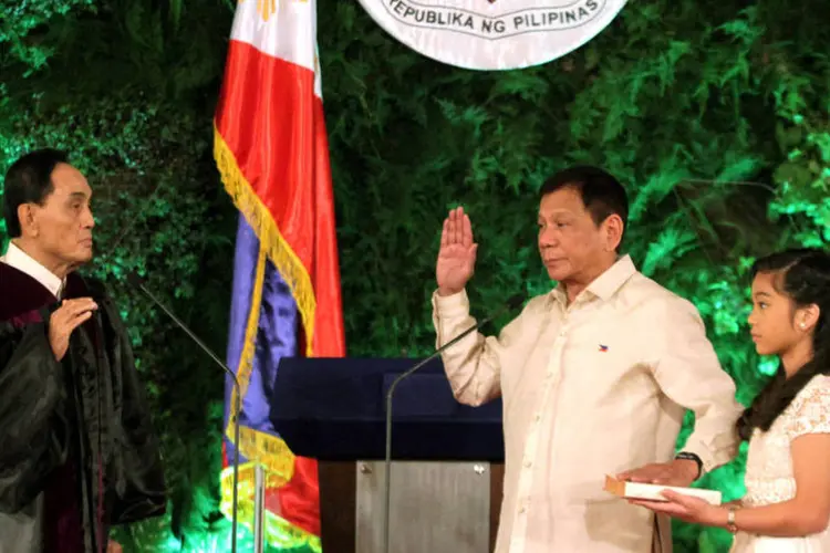 
	Rodrigo Duterte: &quot;Nenhum l&iacute;der, por mais forte que seja, pode conseguir algo de import&acirc;ncia nacional sem o apoio e a coopera&ccedil;&atilde;o do povo&quot;
 (Presidential Palace / Reuters)