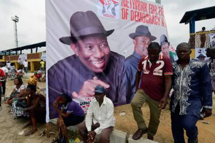 
	Partid&aacute;rios do presidente nigeriano, Goodluck Jonathan: faltam duas semanas para as elei&ccedil;&otilde;es presidenciais
 (Pius Utomi Ekpei/AFP)