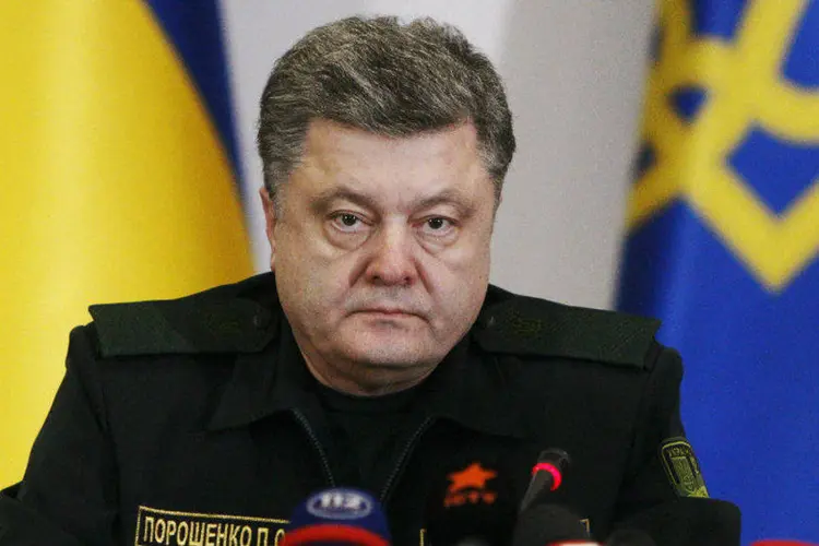 
	Presidente da Ucr&acirc;nia, Petro Poroshenko: &quot;Ontem, anteontem e hoje n&atilde;o houve um s&oacute; disparo. Aconteceu um incidente na regi&atilde;o de Lugansk, um combate fora da linha de separa&ccedil;&atilde;o for&ccedil;as&quot;
 (Valentyn Ogirenko/Reuters)