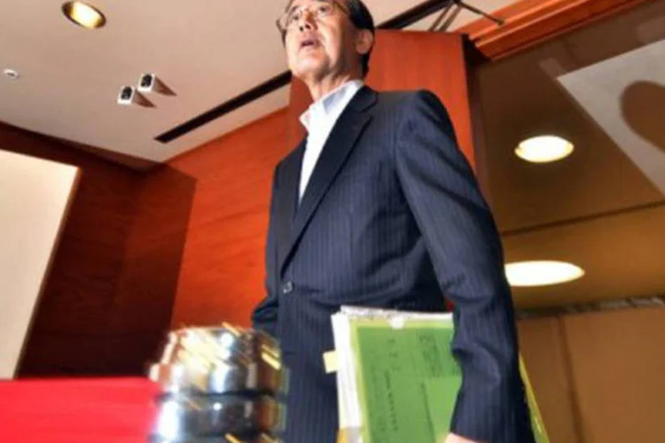 O dirtor do Banco Central do Japão, Masaaki Shirakawa: por outra parte, o banco central manteve, como estava previsto, sua principal taxa de juros entre 0,0% e 0,1% (©AFP / Yoshikazu Tsuno)