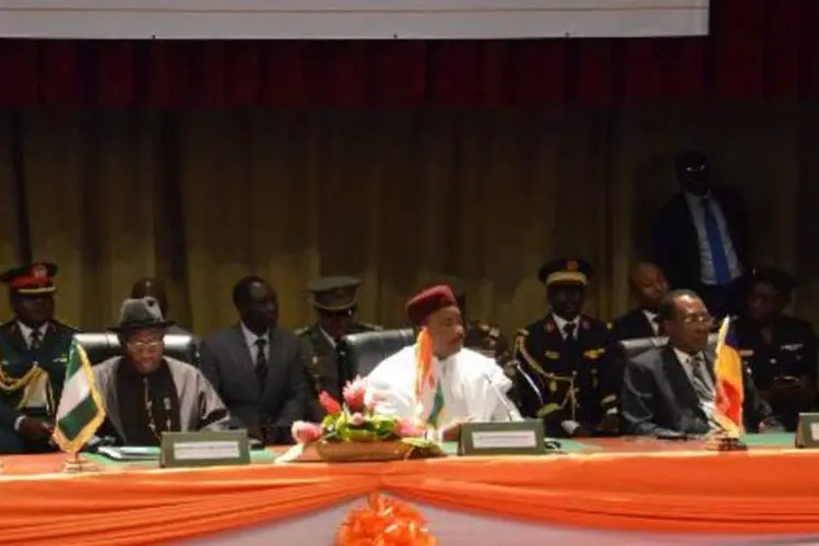 Presidentes africanos participam de reunião em Niamey, Níger  (Boureima Hama)