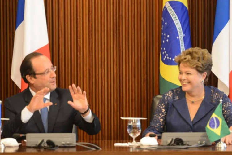 Presidenta Dilma Rousseff e o presidente da França, François Hollande, durante reunião de trabalho, no Palácio do Planalto (Antonio Cruz/Agência Brasil)