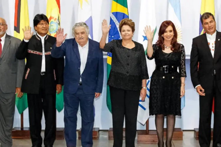 Presidentes do Mercosul reunidos: com a adesão da Venezuela ao Mercosul, o bloco passou a ocupar 72% do território da América do Sul (Roberto Stuckert Filho/Presidência da República)