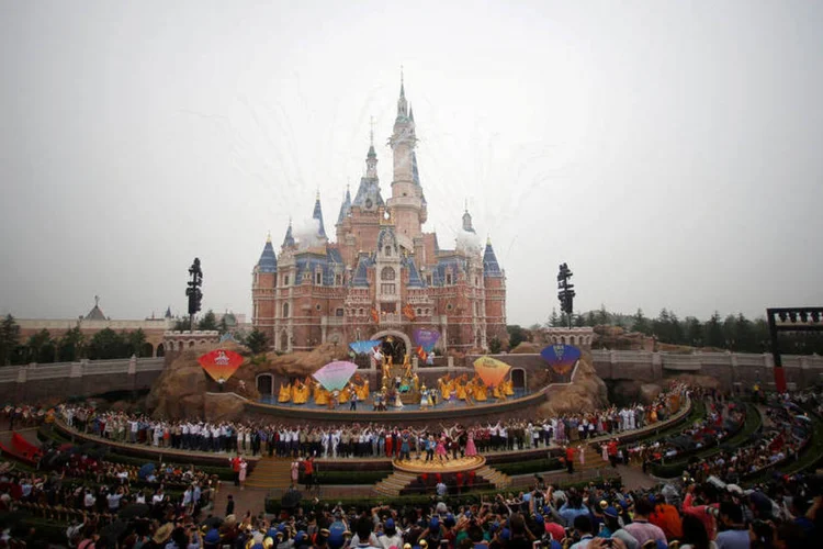 
	Disney: a inaugura&ccedil;&atilde;o acontece em um contexto dif&iacute;cil, j&aacute; que a economia chinesa acaba de registrar seu crescimento econ&ocirc;mico mais fraco nos &uacute;ltimos 25 anos
 (Aly Song / Reuters)