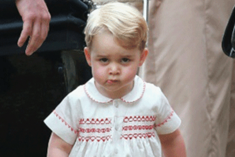 Príncipe George: publicação incluiu o endereço da escola do herdeiro no sudoeste de Londres (AFP / Chris Jackson/AFP)