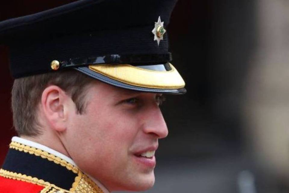 Príncipe William presta homenagem a Diana em casamento