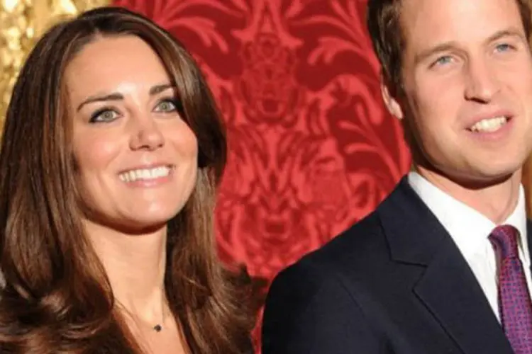 
	Pr&iacute;ncipe William e a noiva, Kate Middleton: Assim, o primeiro filho do pr&iacute;ncipe William e sua esposa, Kate poder&aacute; chegar em um futuro &agrave; Coroa brit&acirc;nica seja qual for seu sexo
 (Ben Stansall/AFP)