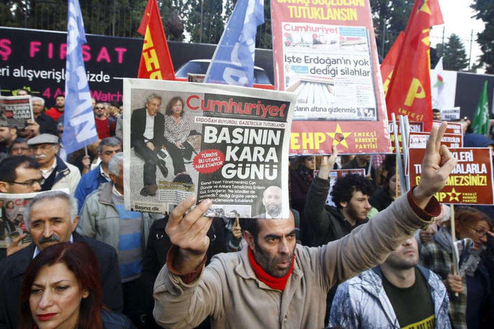 Jornalistas são condenados por manchete contra Erdogan