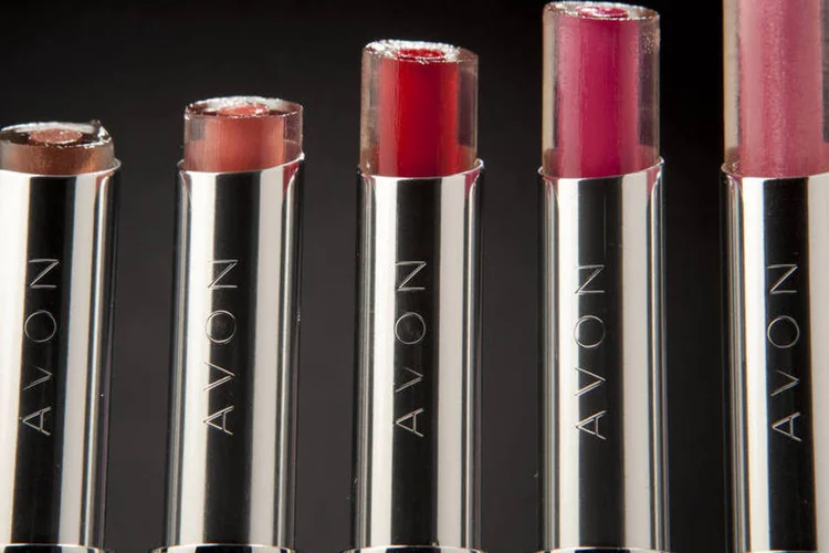 Batons da Avon: a Avon NA Holdings receberá 24,875 milhões de dólares em dinheiro pela participação de 19,9% (Scott Eells/Bloomberg)