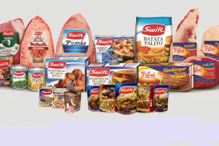 
	Linha de produtos da Swift, do JBS: os r&oacute;tulos com nomenclaturas indicando qualidade superior aos demais itens nas prateleiras dos supermercados foram proibidos
 (Divulgação/JBS)