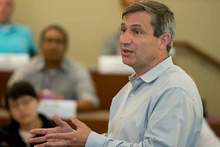 Professor Yossi Feinberg, da Universidade Stanford  (Divulgação/Stanford)