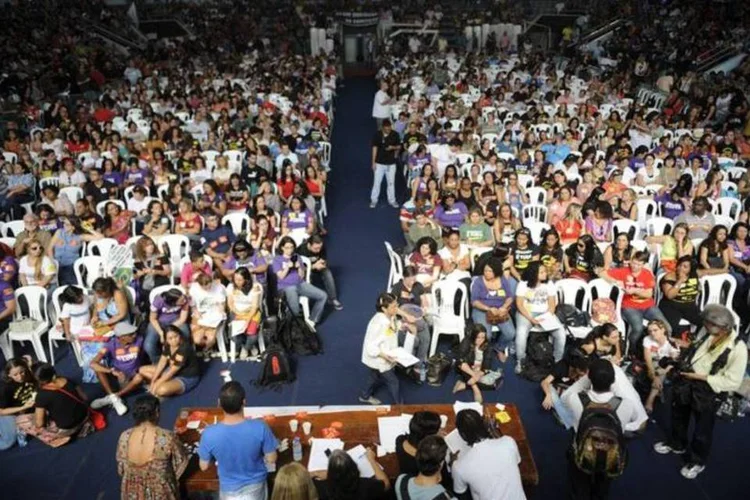 
	Assembleia de professores das redes estadual e municipal do Rio de Janeiro
 (Tomaz Silva/Agência Brasil)