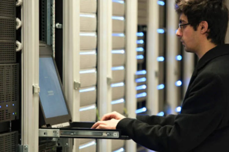 Programação: ideia é ajudar na criação de mão de obra para o mercado de computação no Brasil (Getty Images)