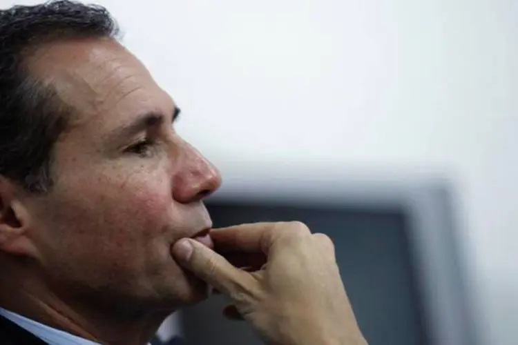 
	O promotor Nisman, que investigava o atentado contra a associa&ccedil;&atilde;o judaica Amia, em 1994, morreu com um tiro na cabe&ccedil;a em circunst&acirc;ncias ainda n&atilde;o esclarecidas
 (REUTERS/Marcos Brindicci)