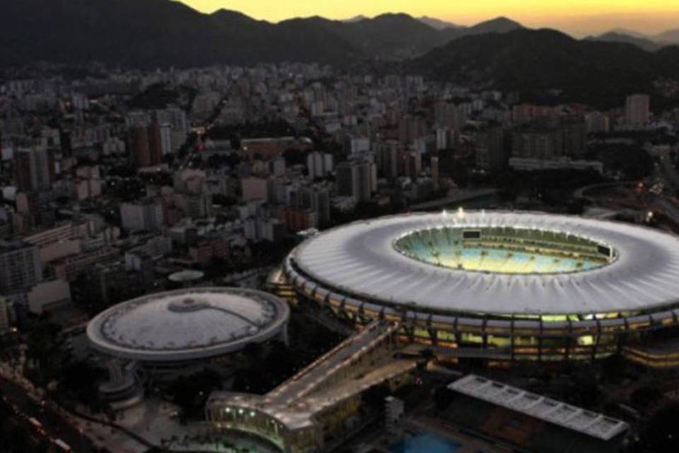 Comércio no entorno do Maracanã é fiscalizado para a Copa