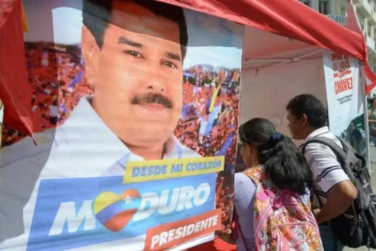 Registro da propaganda eleitoral do presidente venezuelano Nicolás Maduro, exposta em Caracas (Juan Barreto/AFP)
