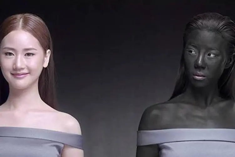 
	Racismo: no v&iacute;deo, uma popular modelo e atriz que destaca a import&acirc;ncia de manter sua pele branca para chegar ao estrelato
 (YouTube / Reprodução)