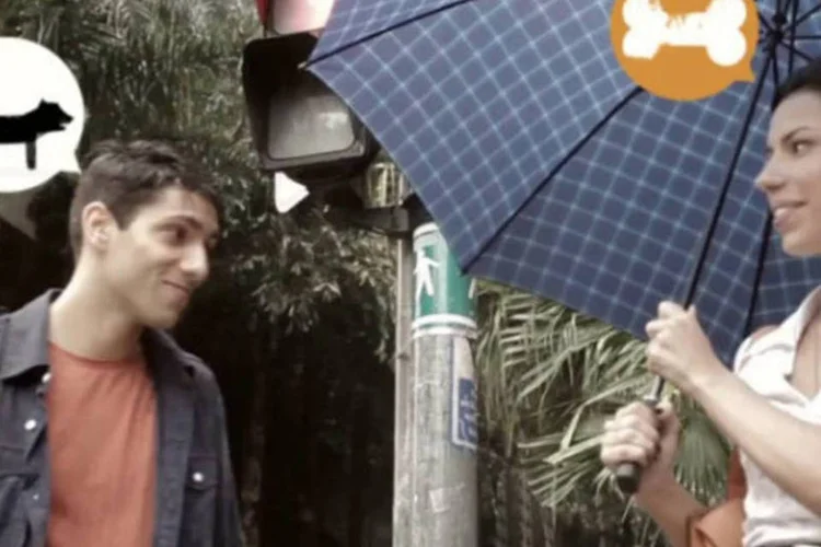 O novo filme de TV retrata situações do cotidiano que causam dores de cabeça, cujo papel de Anador é de estar ao lado e pronto para enfrentar o problema assim que ele aparecer (Reprodução)