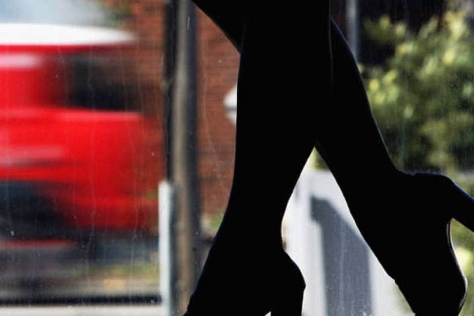 Governo francês propõe punir clientes de prostituição