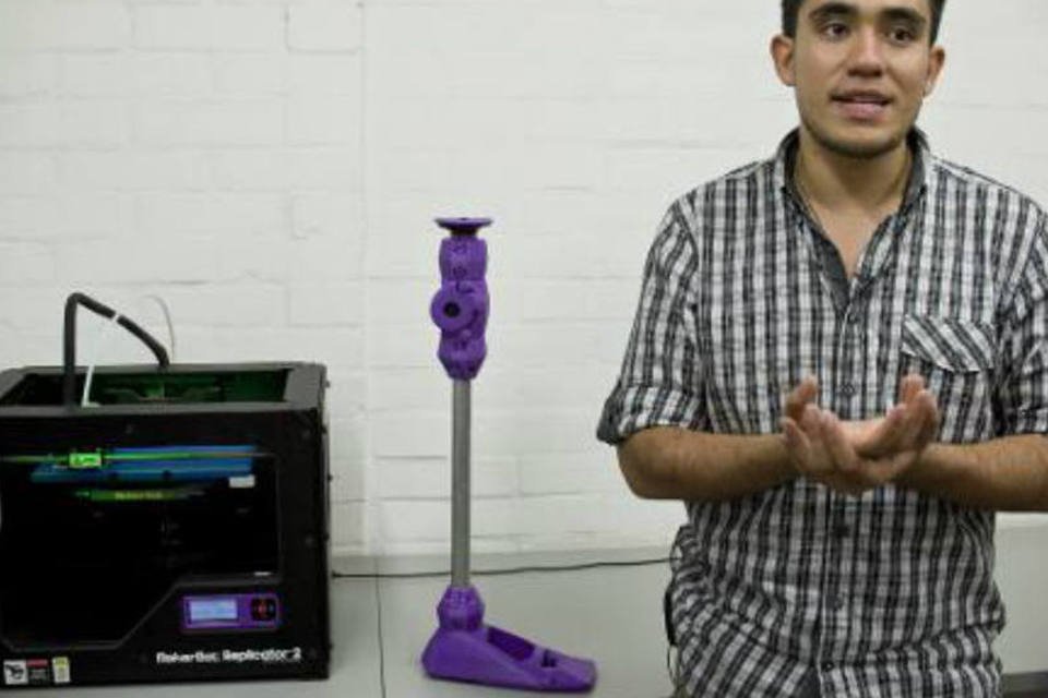 Designers da Colômbia criam próteses baratas impressas em 3D
