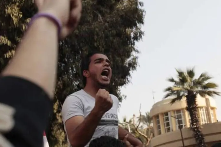 Torcedores do Al-Ahly protestam nas ruas do Cairo, no Egito: confusão com os policiais (Ed Giles/Getty Images)