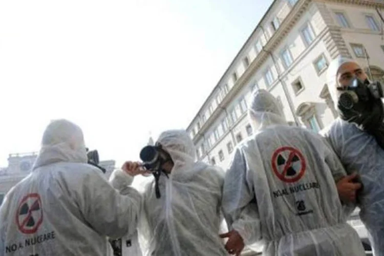 Protesto anti-nuclear na Itália: referendo será realizado para saber sobre programa nuclear (Andreas Solaro/AFP)