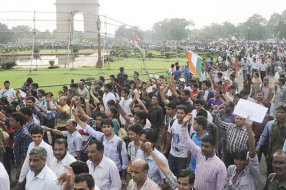 Millhares de indianos fazem nova manifestação contra a corrupção