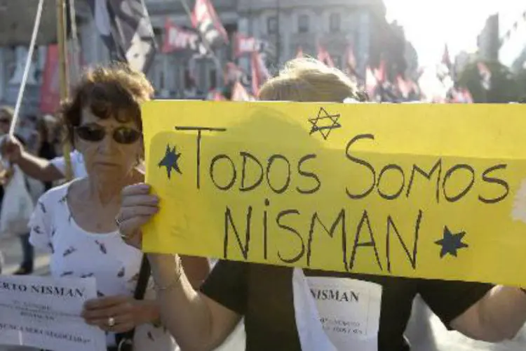  Passeata em homenagem a Nisman em Buenos Aires: polícia acredita que 300.000 pessoas devem comparecer à manifestação (AFP/ Juan Mabromata)