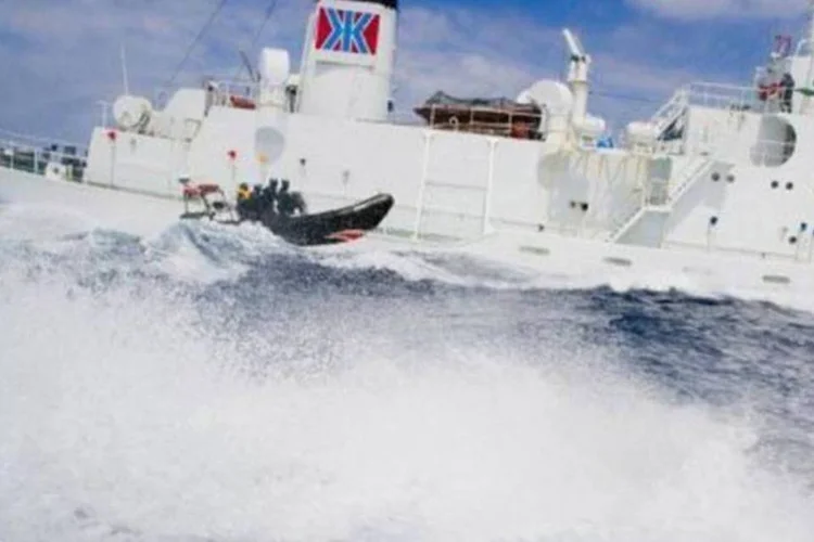 
	Sea Shepherd: a ONG informou que os seus tr&ecirc;s navios, em que viajam 100 ativistas, continuar&atilde;o a vigiar os mares ant&aacute;rticos para evitar que a frota japonesa capture baleias
 (AFP / Guillaume Collet)