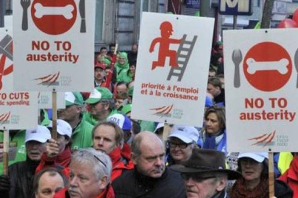 Milhares de pessoas protestam contra austeridade em Bruxelas