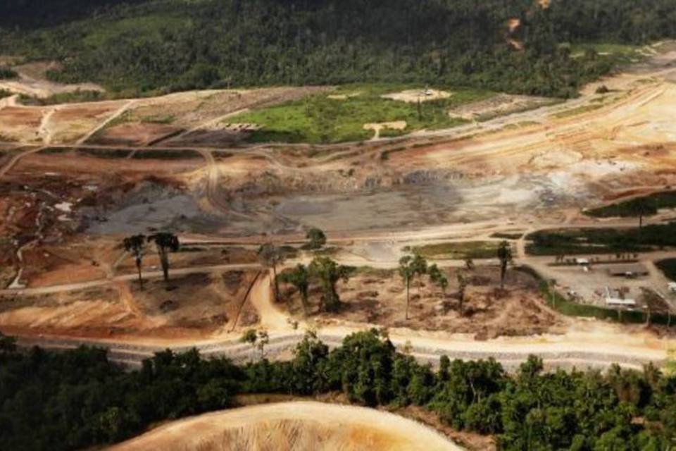 Índios voltam a ocupar canteiro de obras de Belo Monte