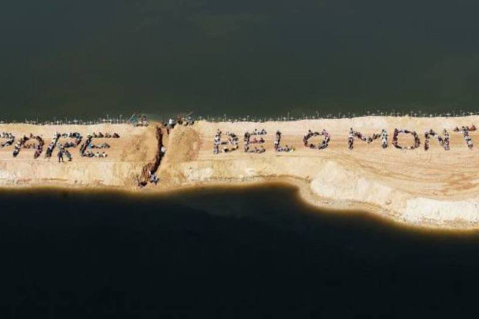 Indígenas e ativistas pedem "pare Belo Monte" durante Rio+20