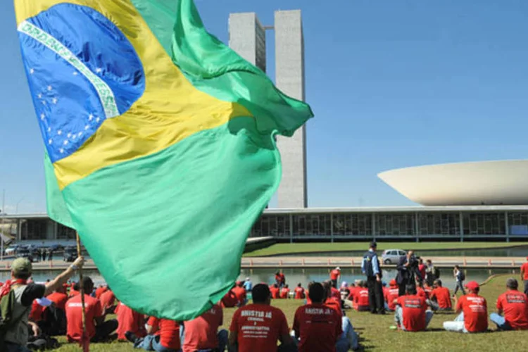 Desemprego caiu e salário cresceu, mas nem tanto (Antônio Cruz/ABr)