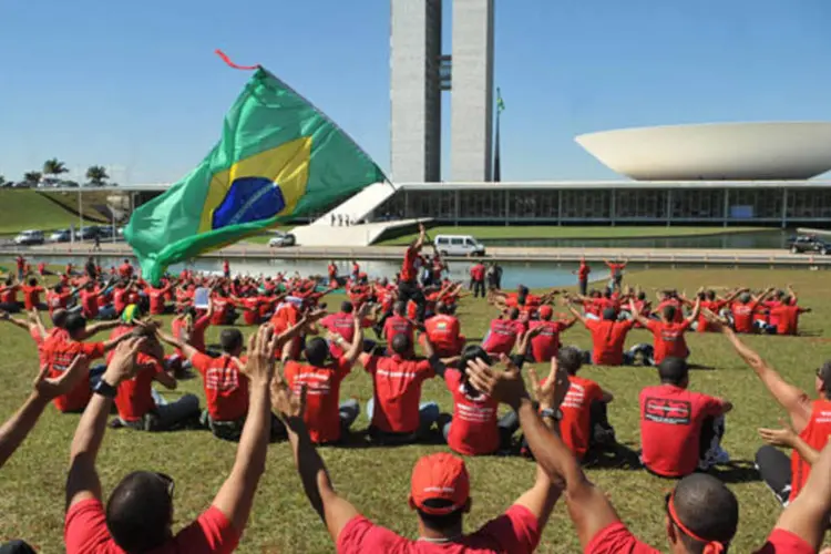 Os bombeiros do Rio protestaram na quarta-feira em frente ao Congresso Nacional (Antônio Cruz/ABr)