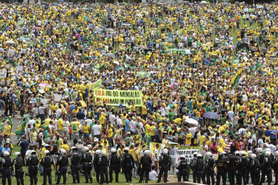 PM estima entre 45 mil e 50 mil manifestantes em Brasília