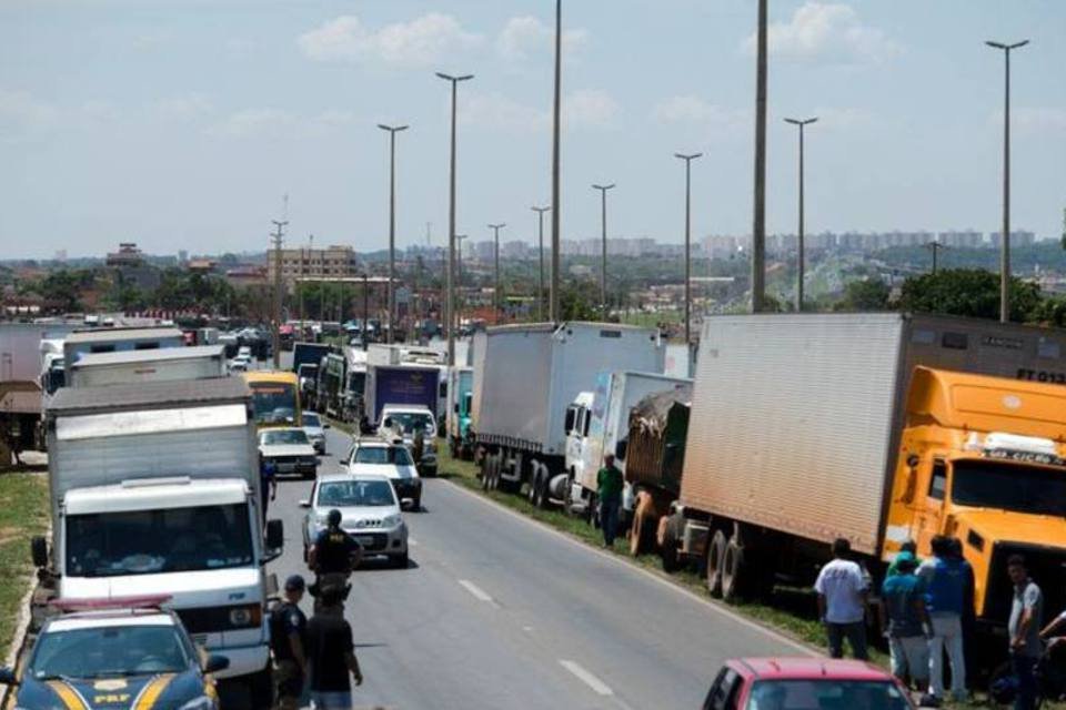 Governo triplica multa para quem bloquear rodovias
