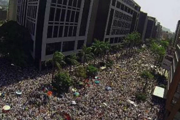 Vista geral de protesto opositor em Caracas, Venezuela: com essa morte sobe para 32 as vítimas dos protestos (AFP)