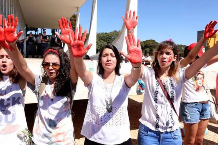 
	Protestos: a ONU Mulheres tamb&eacute;m condenou o estupro registrado em Bom Jesus, no Piau&iacute;, onde outra mulher teria sido v&iacute;tima de um ato cometido por cinco homens
 (Wilson Dias/Agência Brasil)
